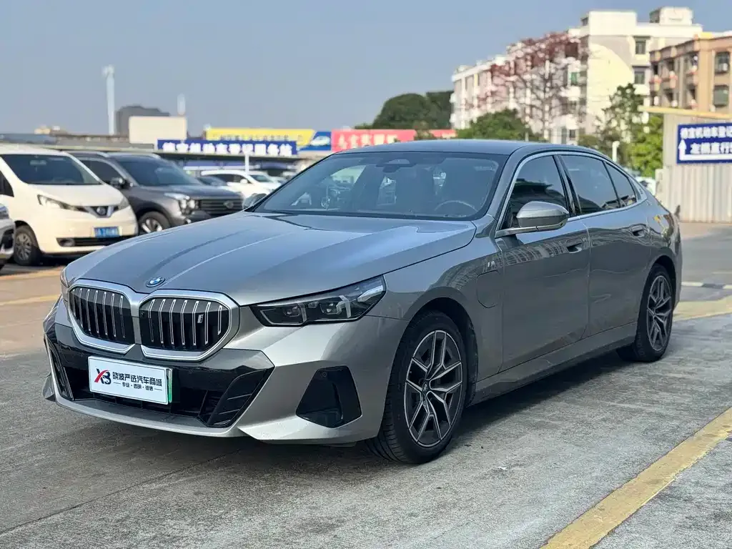 BMW i5 — фото 1