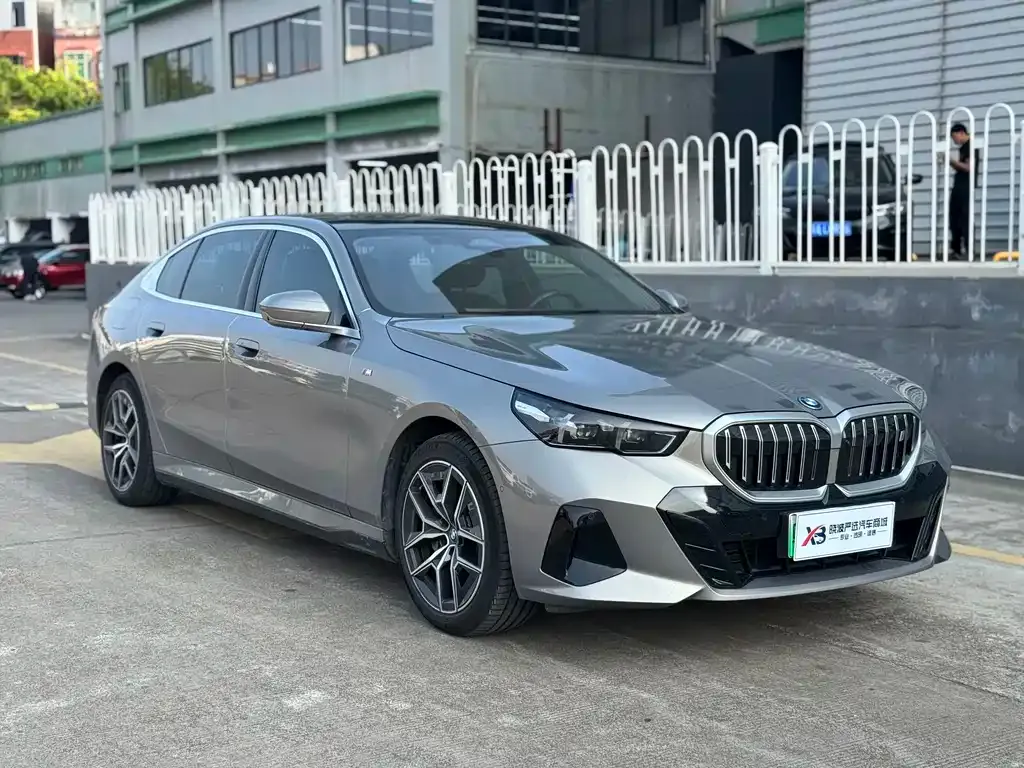 BMW i5 — фото 8