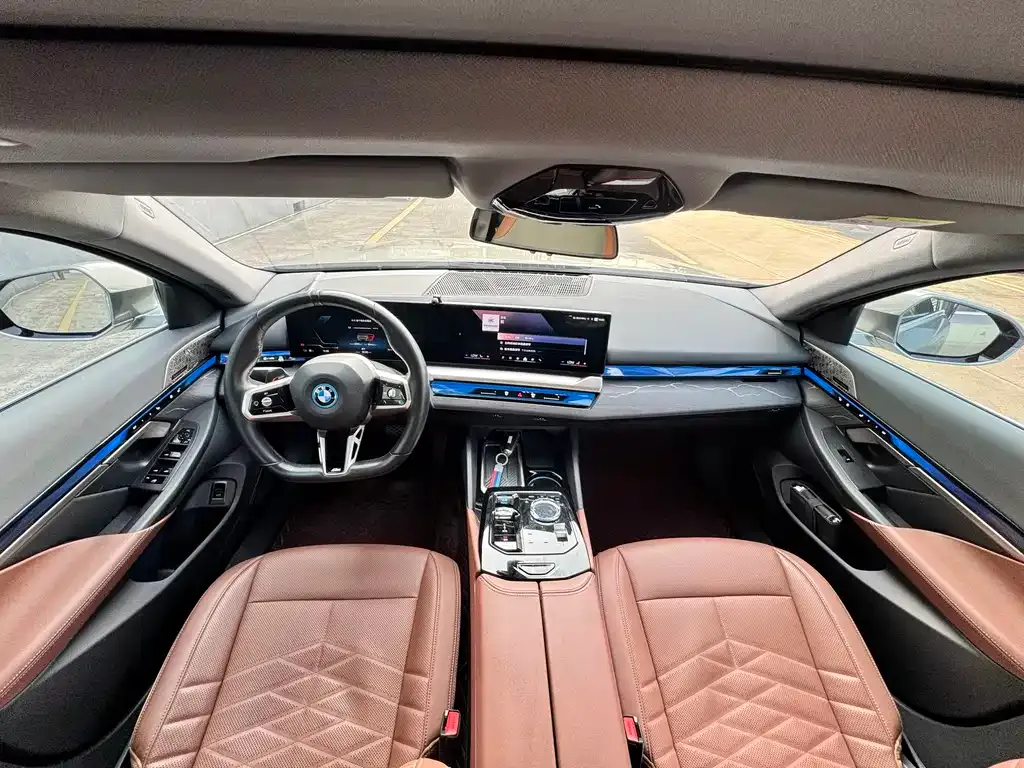 BMW i5 — фото 4