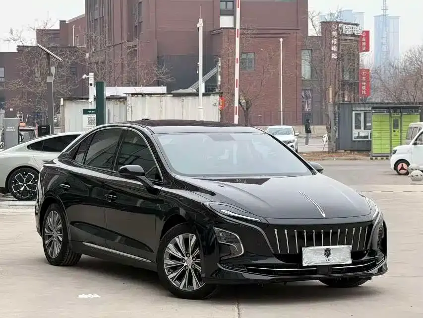 Hongqi E-QM5 — фото 10