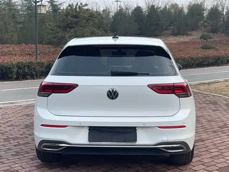 Volkswagen Golf 2023 из CN, фото 6