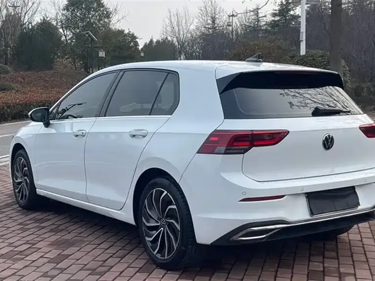 Volkswagen Golf 2023 из CN, фото 3