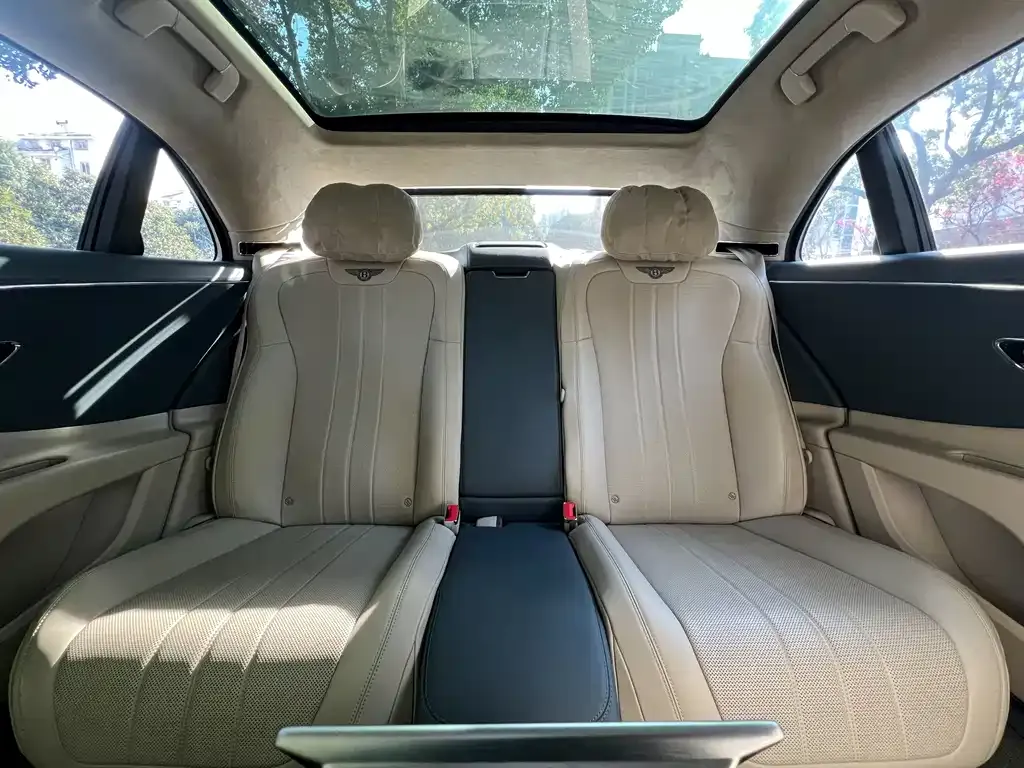 Bentley Flying Spur 2021 из CN, фото 2
