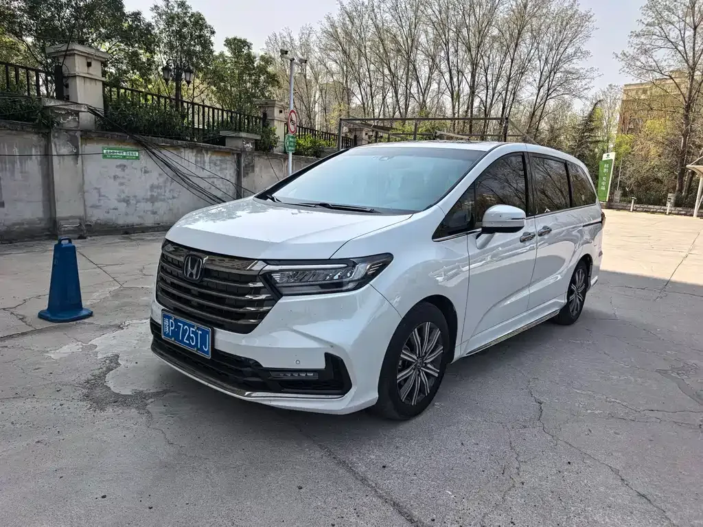 Honda Odyssey — фото 1