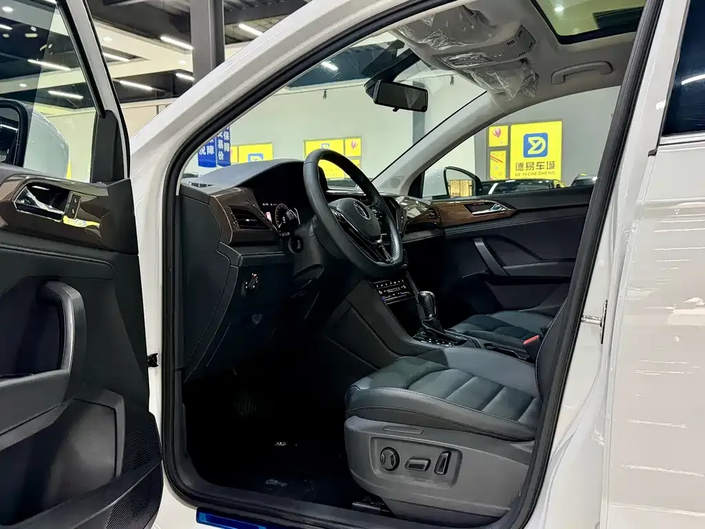 Volkswagen Tharu 2022 из CN, фото 8