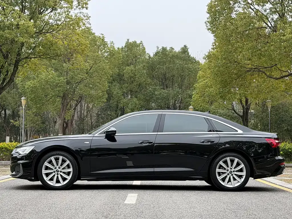Audi A6L 2022 из CN, фото 10