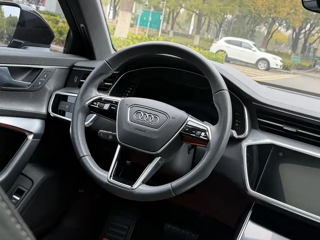Audi A6L 2022 из CN, фото 4