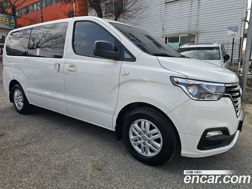 Hyundai Starex — фото 2