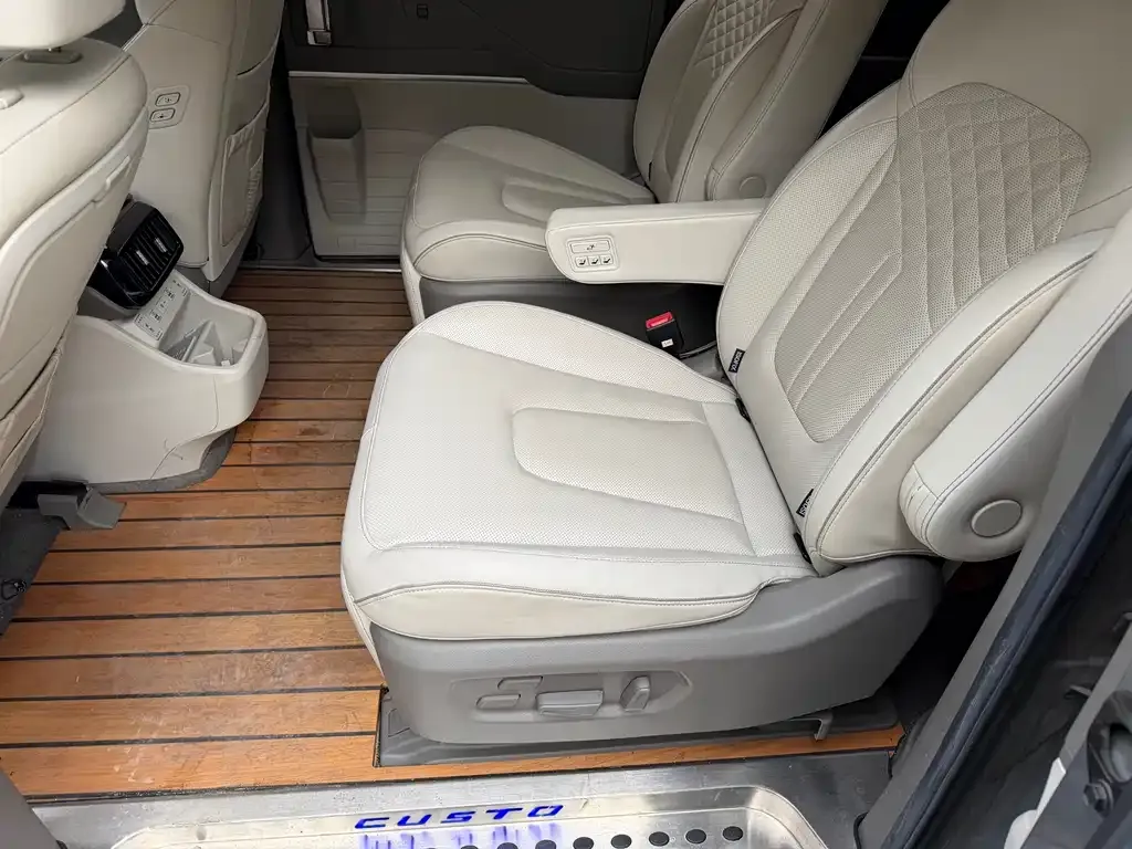 Hyundai Custo — фото 6