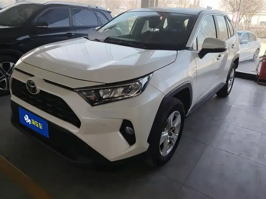 Toyota RAV4 2021 из CN, фото 1