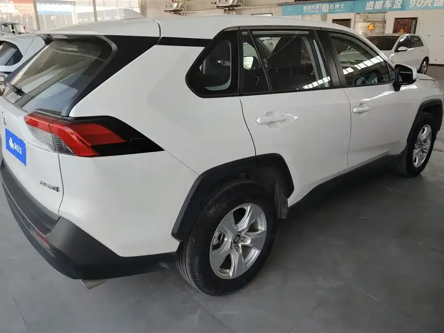 Toyota RAV4 2021 из CN, фото 4