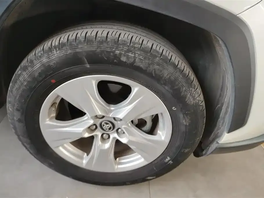 Toyota RAV4 2021 из CN, фото 6