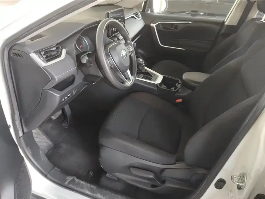Toyota RAV4 2021 из CN, фото 2