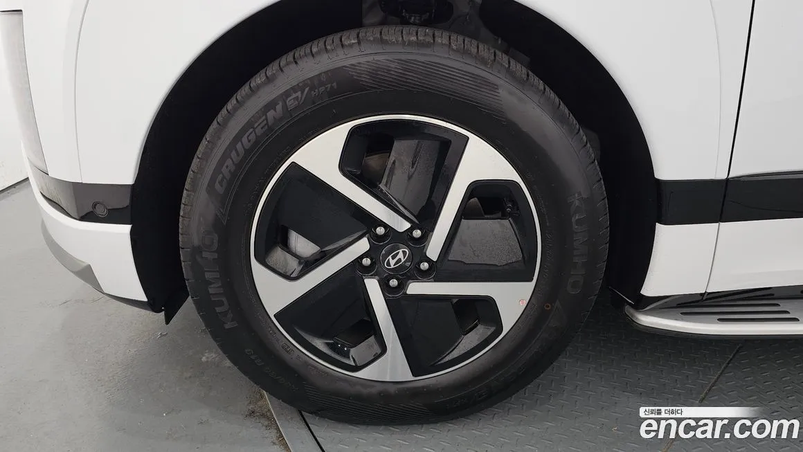 Hyundai Ioniq9 — фото 10