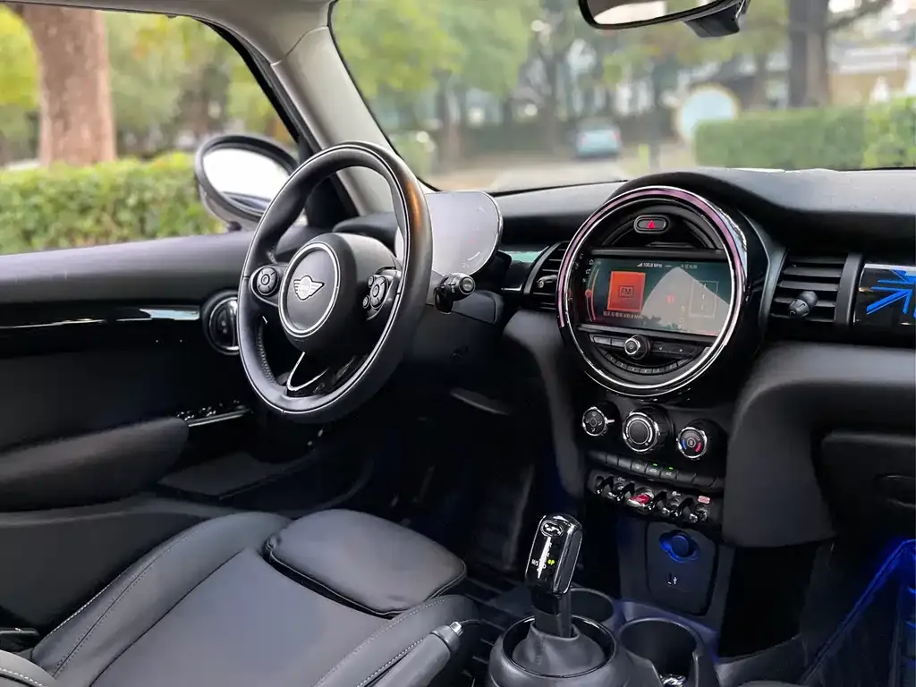 MINI Cooper (3-door) 2021 из CN, фото 2