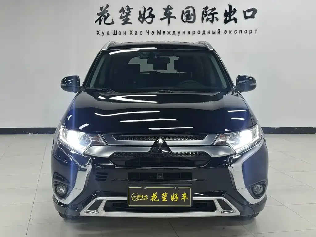 Mitsubishi Outlander — фото 5