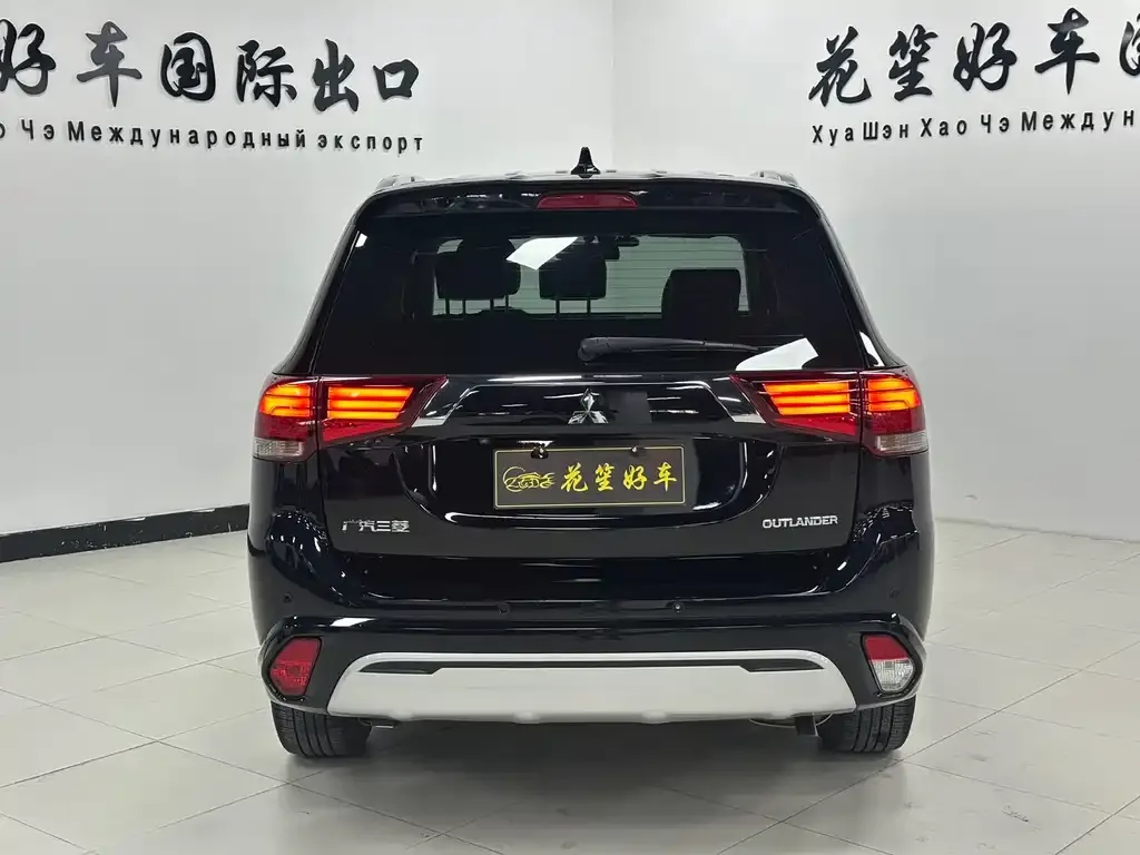 Mitsubishi Outlander — фото 10