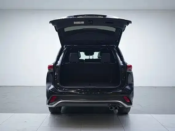 Toyota Crown Kluger 2021 из CN, фото 4