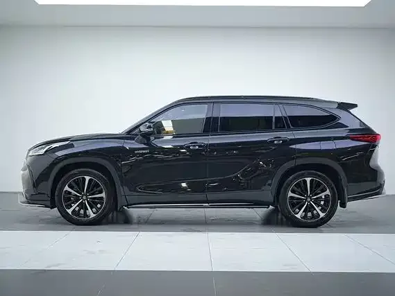 Toyota Crown Kluger 2021 из CN, фото 2