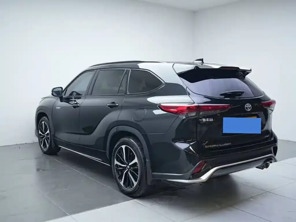 Toyota Crown Kluger 2021 из CN, фото 6
