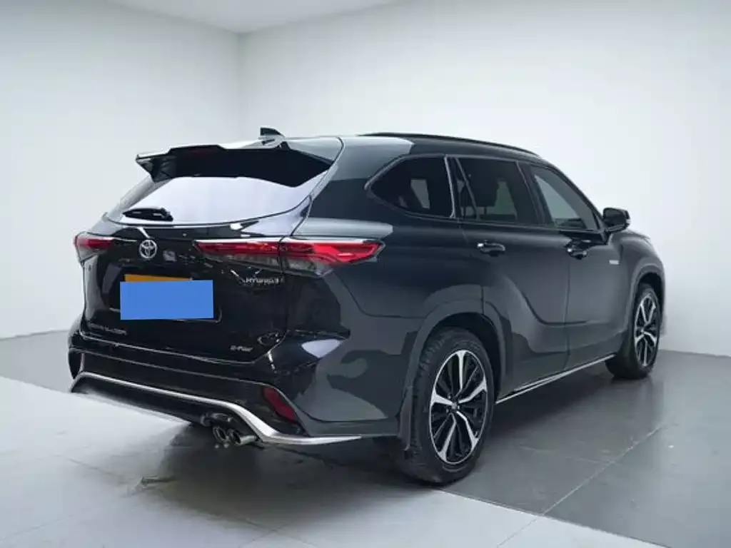 Toyota Crown Kluger 2021 из CN, фото 9