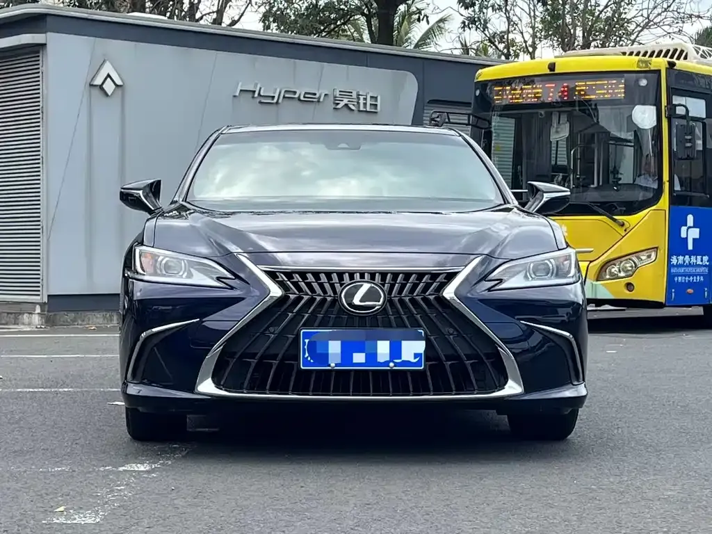 Lexus ES 2023 из CN, фото 4
