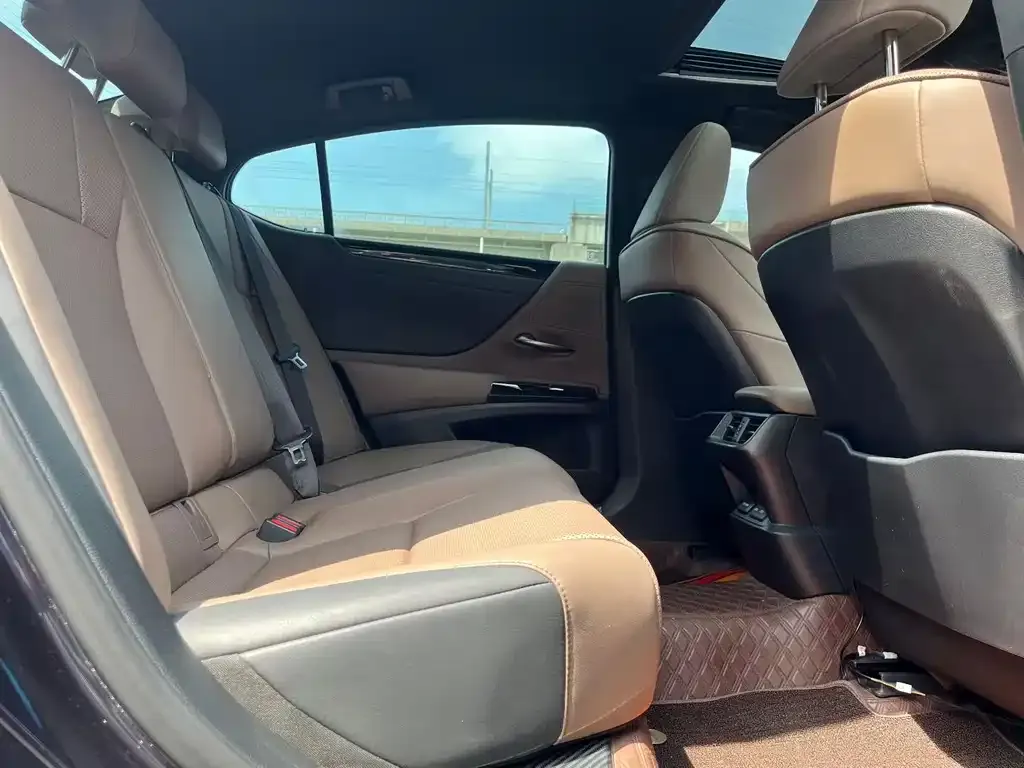 Lexus ES 2023 из CN, фото 6