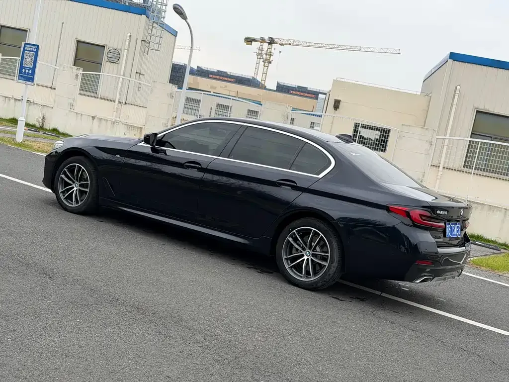 BMW 5 Series — фото 4