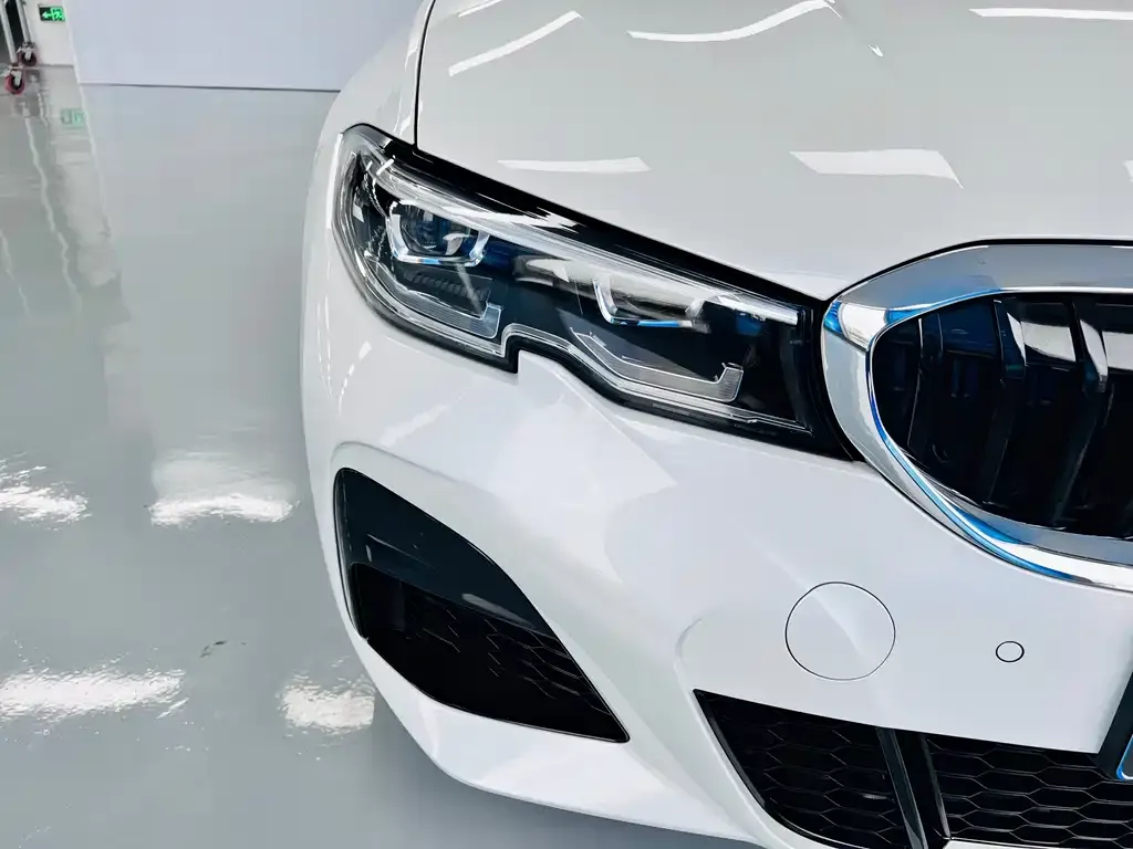BMW 3 Series 2022 из CN, фото 2