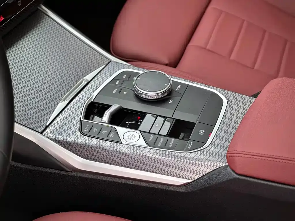 BMW 3 Series 2024 из CN, фото 6