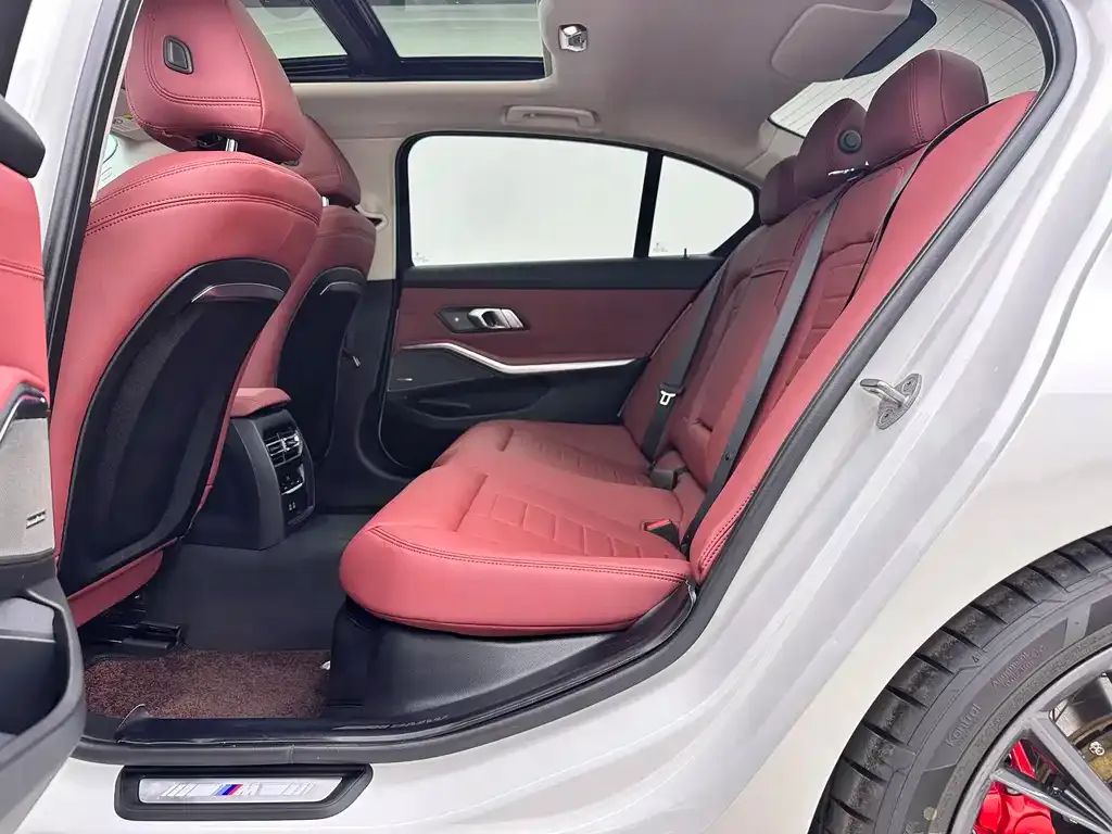 BMW 3 Series 2024 из CN, фото 7