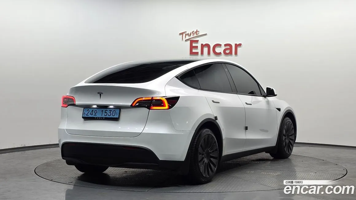 Tesla Model Y — фото 4