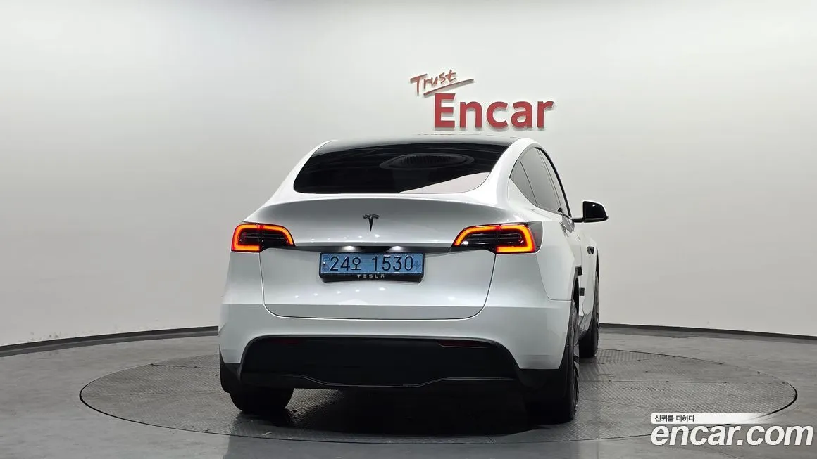 Tesla Model Y — фото 2