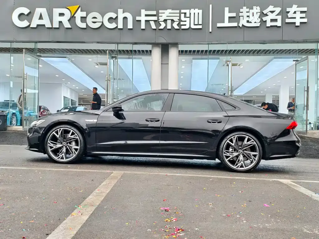 Audi A7L 2023 из CN, фото 3