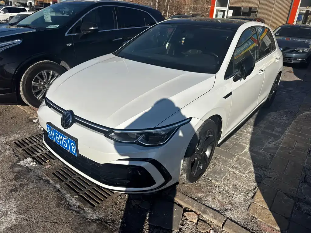 Volkswagen Golf 2023 из CN, фото 1