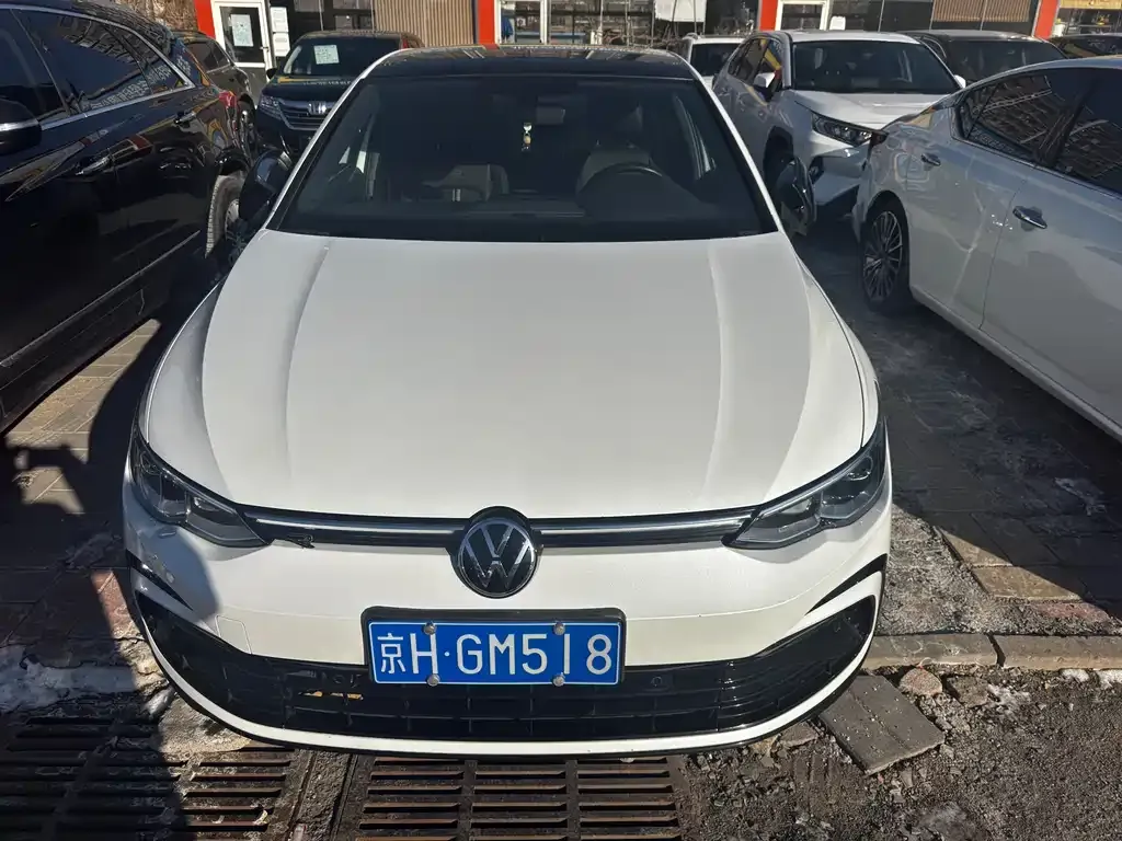 Volkswagen Golf 2023 из CN, фото 9
