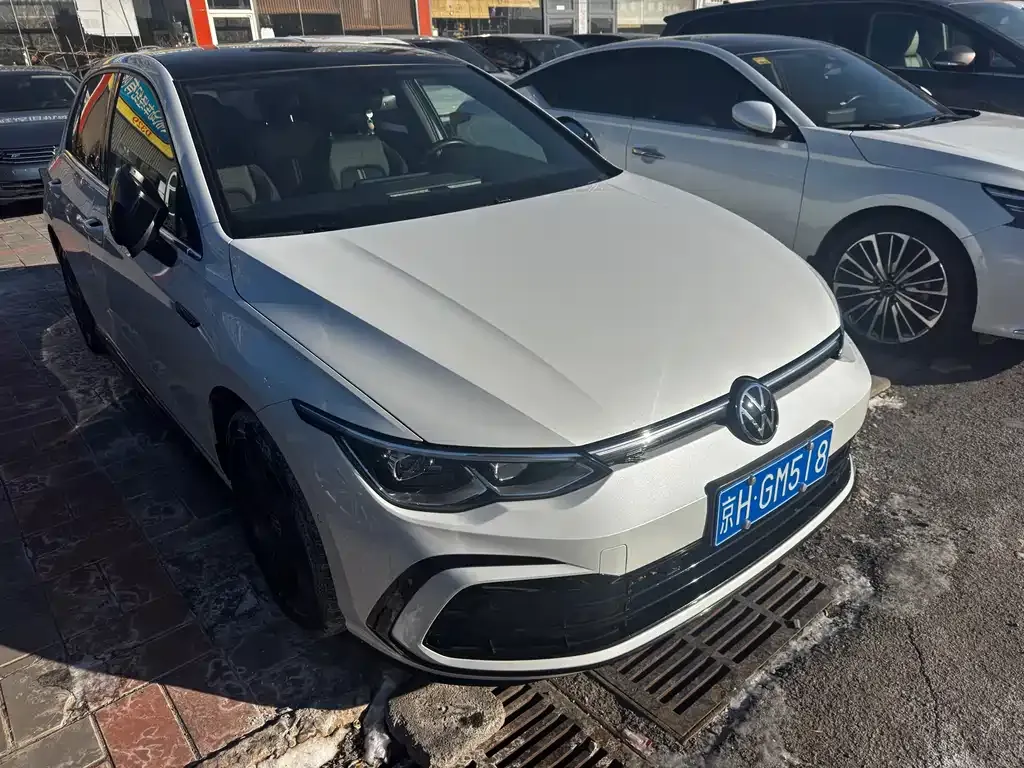 Volkswagen Golf 2023 из CN, фото 10