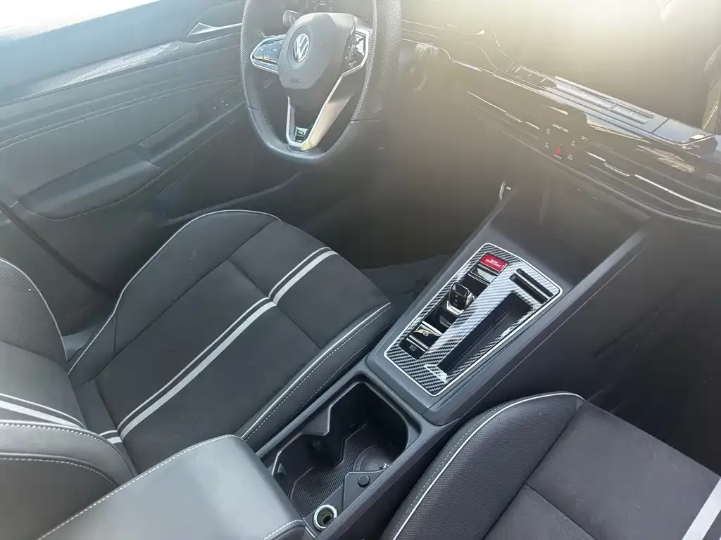 Volkswagen Golf 2023 из CN, фото 8