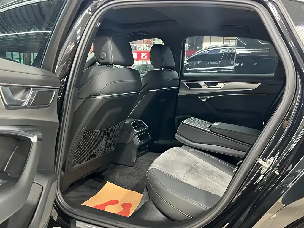 Audi A6L 2023 из CN, фото 6