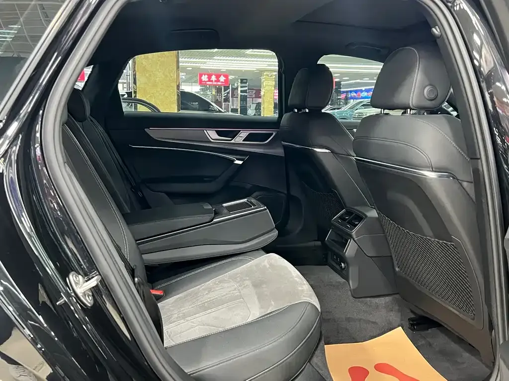 Audi A6L 2023 из CN, фото 3