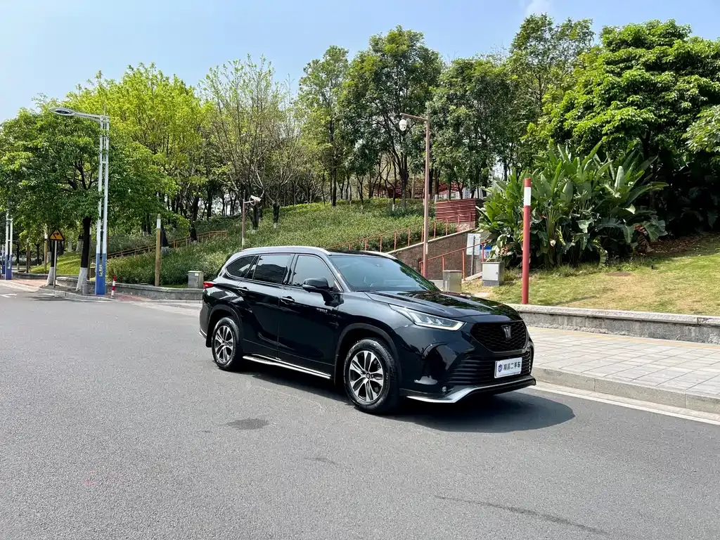 Toyota Crown Kluger 2021 из CN, фото 7