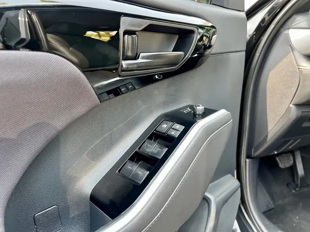 Toyota Crown Kluger 2021 из CN, фото 9