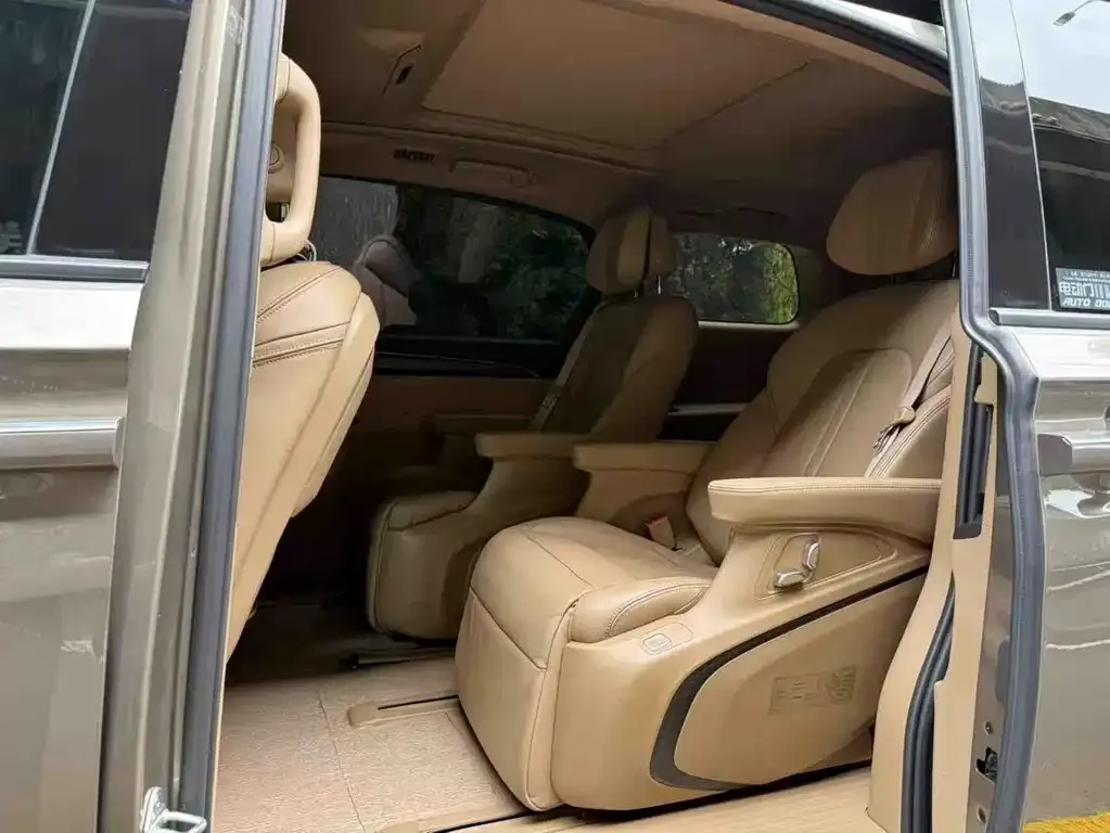 Buick GL8 2021 из CN, фото 4