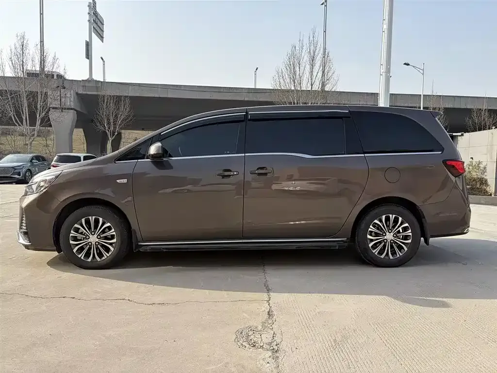 Buick GL8 2024 из CN, фото 3