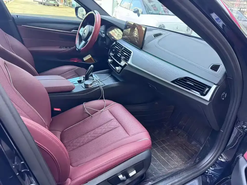 BMW 5 Series 2022 из CN, фото 3