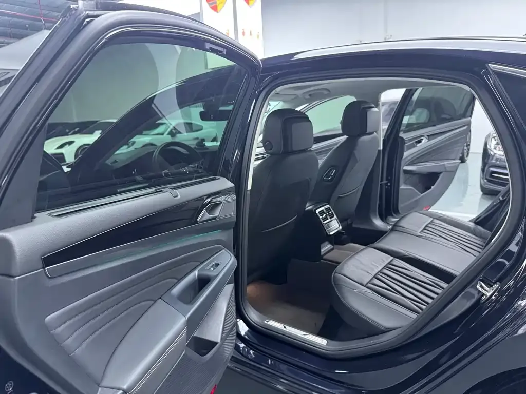 Volkswagen Passat — фото 6