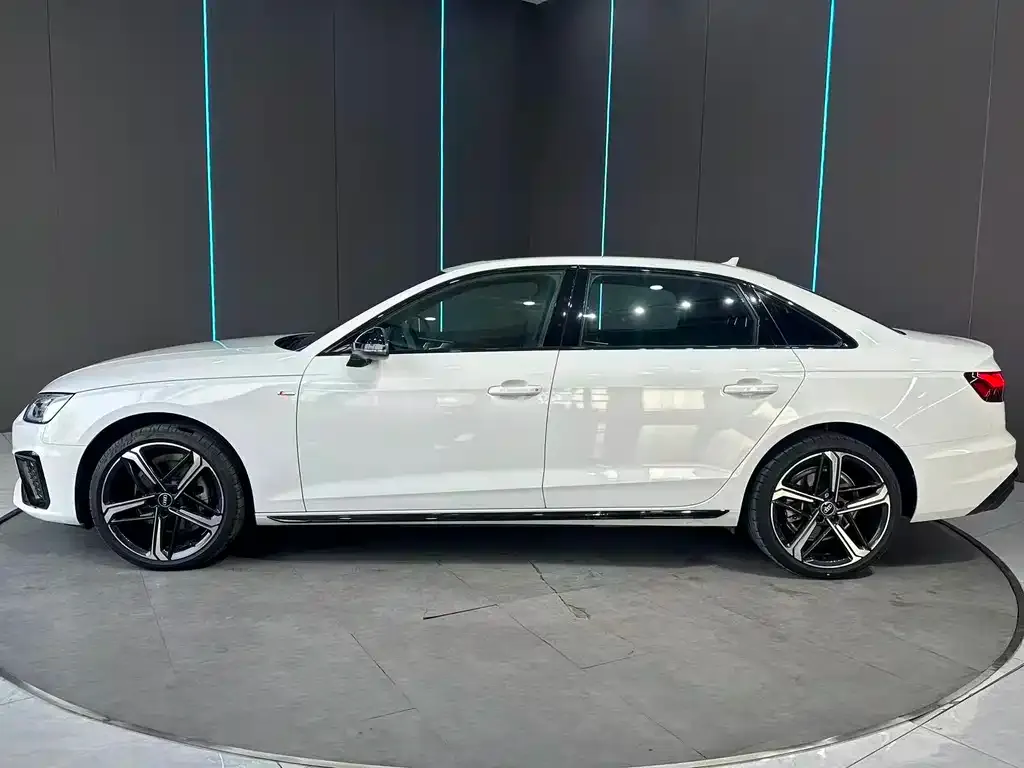 Audi A4L 2024 из CN, фото 4