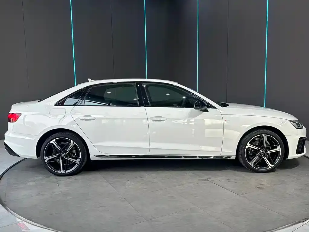 Audi A4L 2024 из CN, фото 3