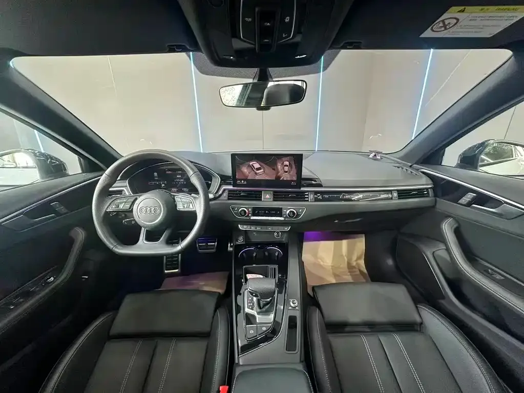 Audi A4L 2024 из CN, фото 8