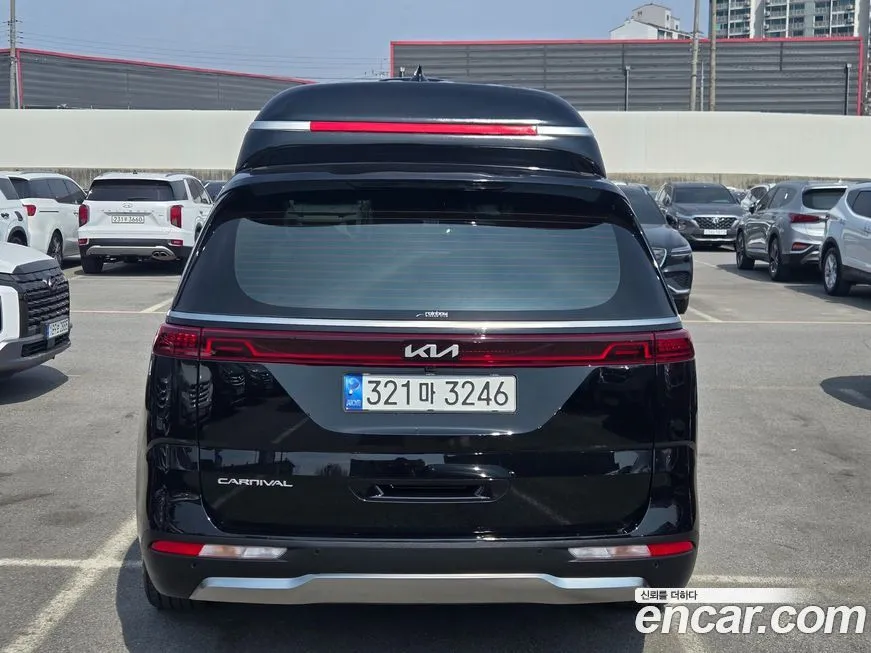 Kia Carnival — фото 9